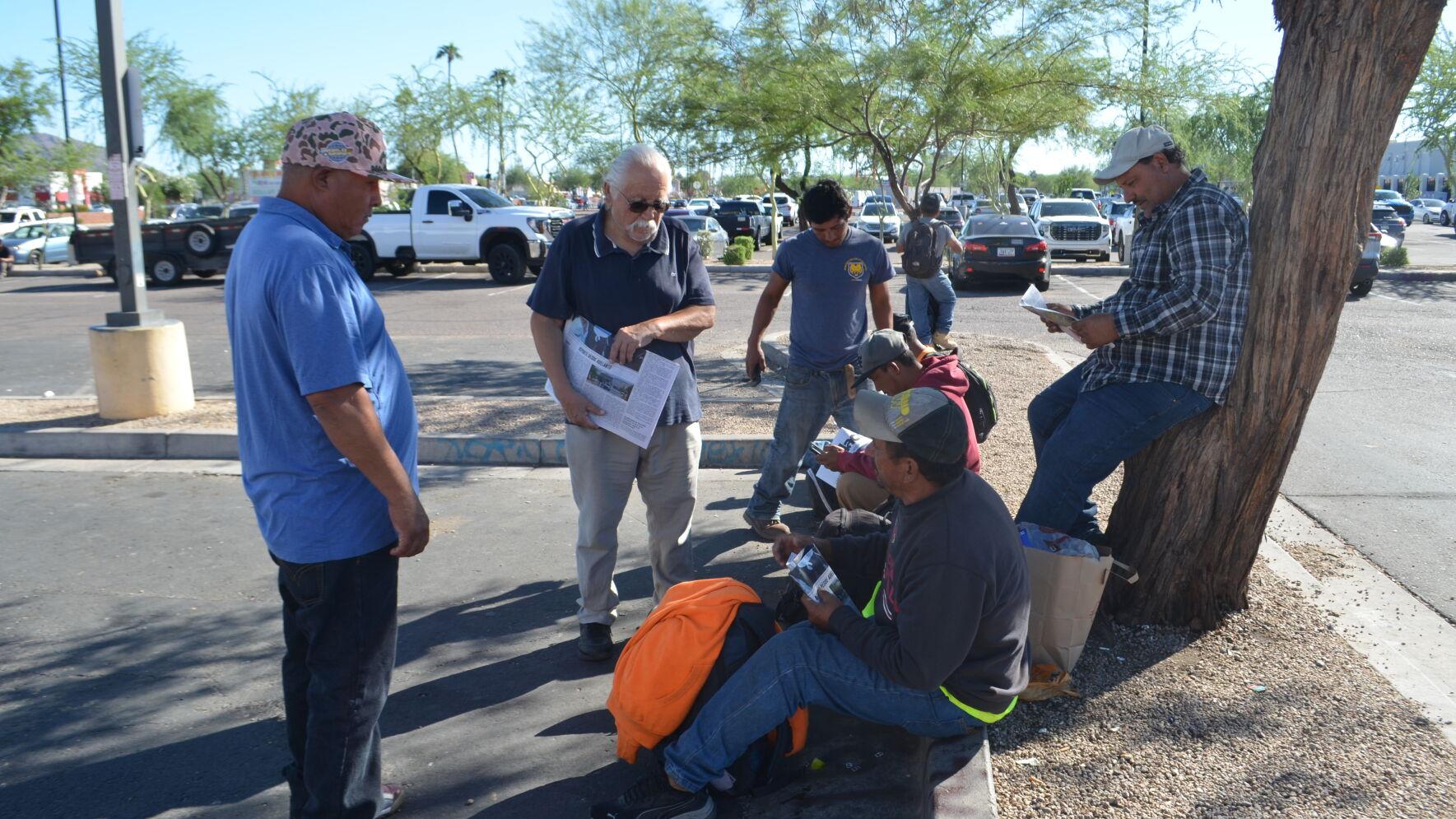 Activista relata historia antiinmigrante de Arizona desde la perspectiva de jornaleros